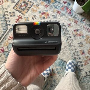 Polaroid Instant Camera – Black (Great Condition)